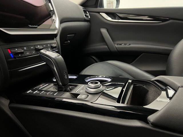 2022 Maserati Ghibli Modena Q4