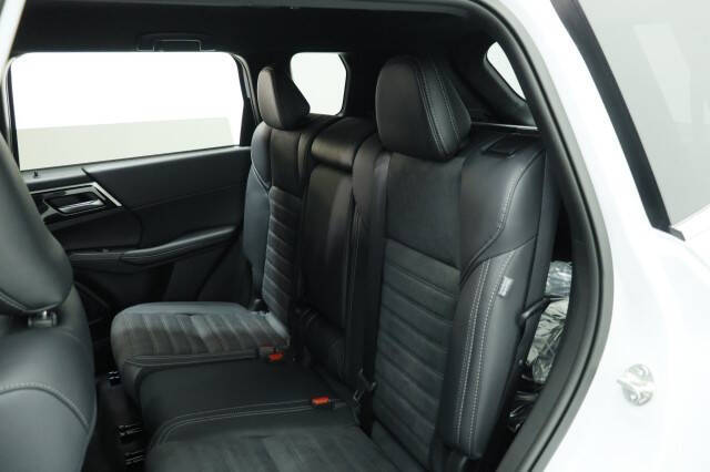 2026 Mitsubishi Outlander LE