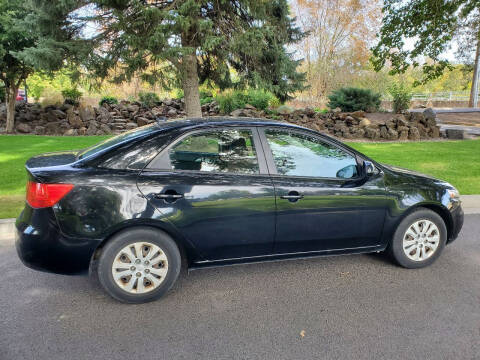 2013 Kia Forte for sale at Deanas Auto Biz in Pendleton OR