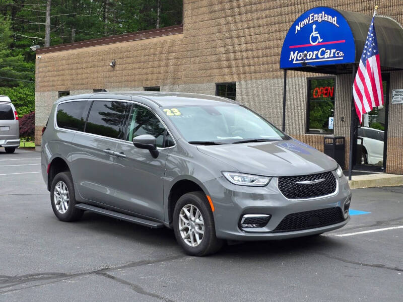 Used 2023 Chrysler Pacifica Touring L with VIN 2C4RC1BG2PR585839 for sale in Hudson, NH