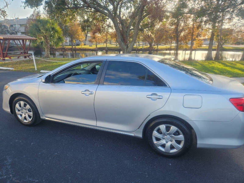 2012 Toyota Camry LE photo 22