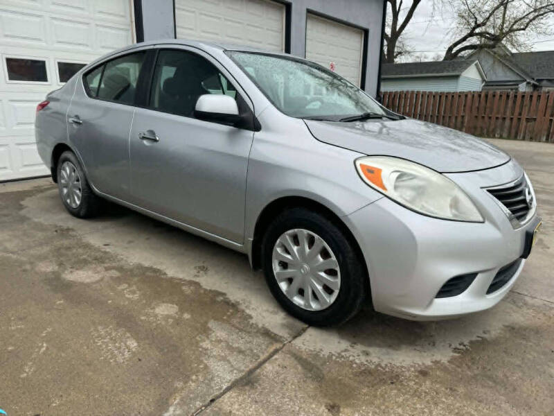 2012 Nissan Versa 1.6 SV