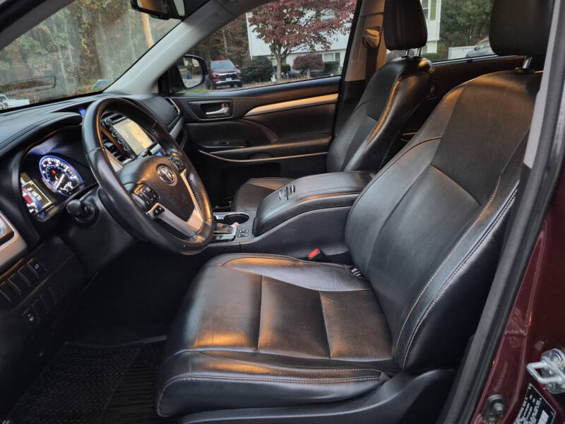 Image of 2015 Toyota Highlander XLE