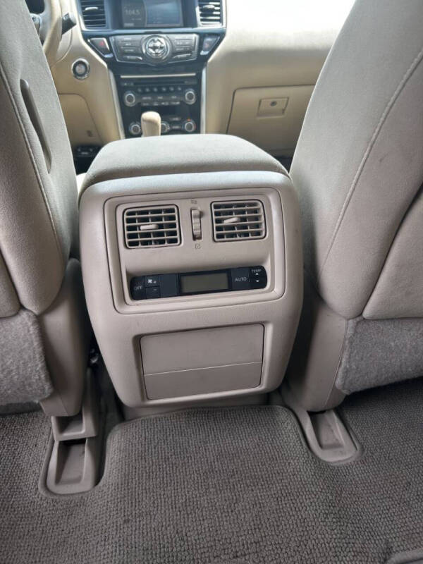 2013 Nissan Pathfinder SV