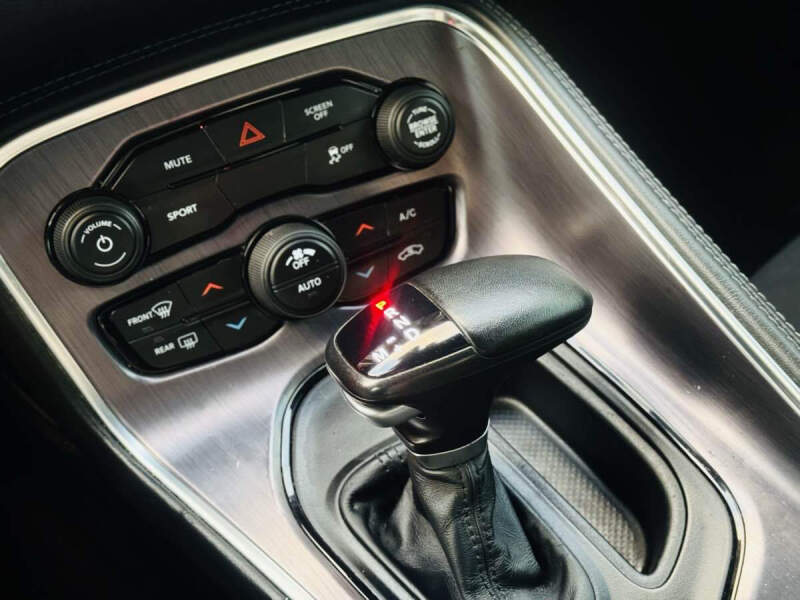 2017 Dodge Challenger SXT