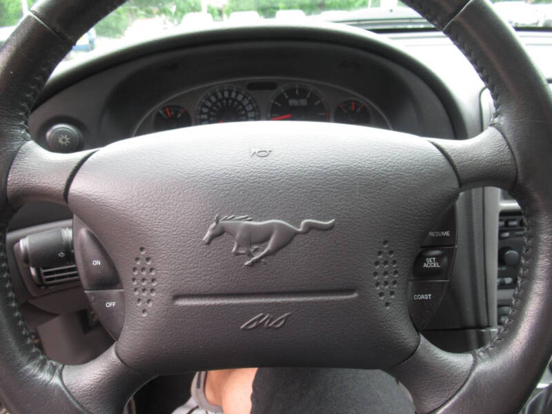 2004 Ford Mustang Mach 1 Premium