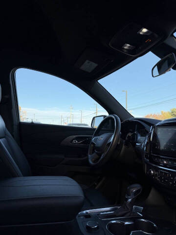 2023 Chevrolet Traverse LT Leather