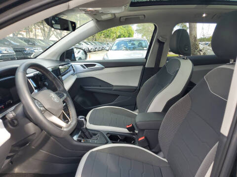 2025 Volkswagen Taos SE