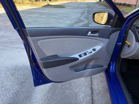 2012 Hyundai Accent GLS