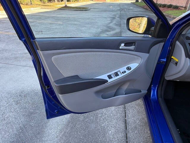 2012 Hyundai Accent GLS