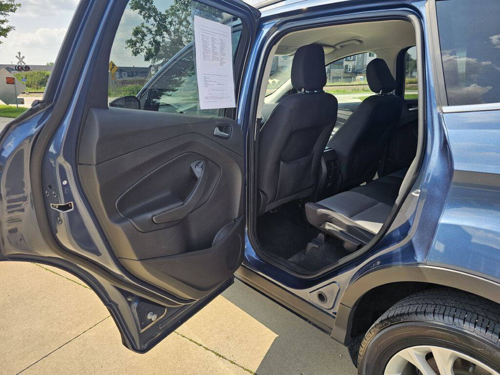 2018 Ford Escape for sale at Bigfoot Auto in Hiawatha, IA