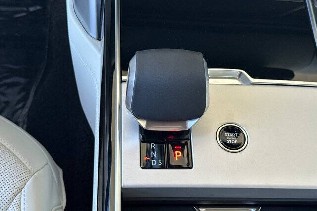 2025 Land Rover Range Rover P400 SE LWB