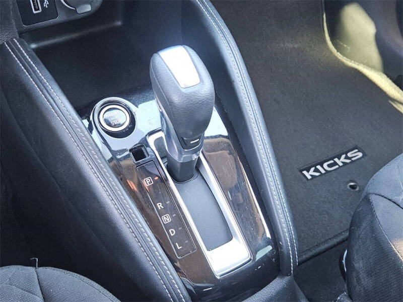 2020 Nissan Kicks SV