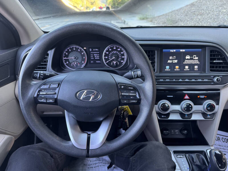 2019 Hyundai Elantra SE