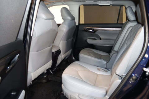 2021 Toyota Highlander Hybrid Platinum