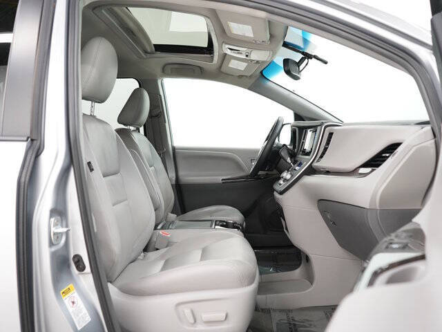 2016 Toyota Sienna
