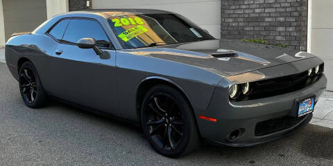 2018 Dodge Challenger SXT Plus