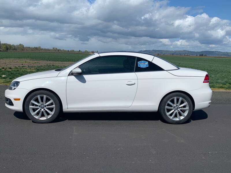 2013 Volkswagen Eos for sale at M AND S CAR SALES LLC in Independence OR