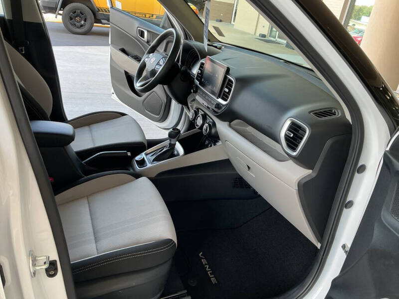 2025 Hyundai Venue SEL