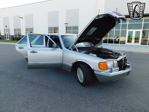 1990 Mercedes-Benz 300-Class 300 SE