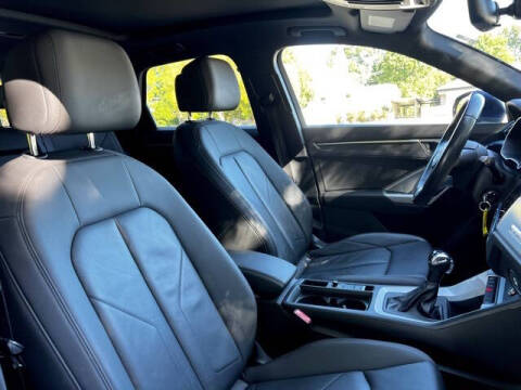 2021 Audi Q3 quattro Premium 40 TFSI