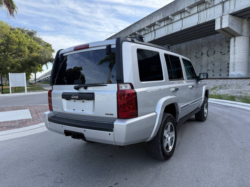 2010 Jeep Commander Sport