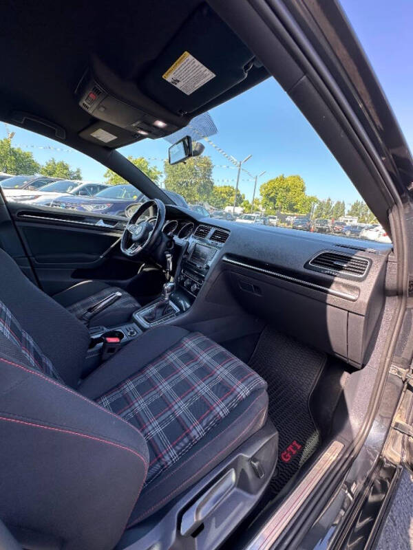 2017 Volkswagen Golf GTI S