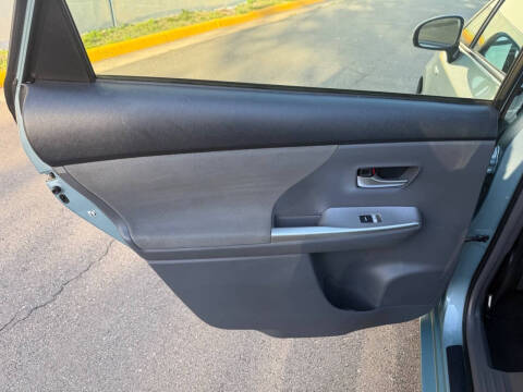 2014 Toyota Prius v Three