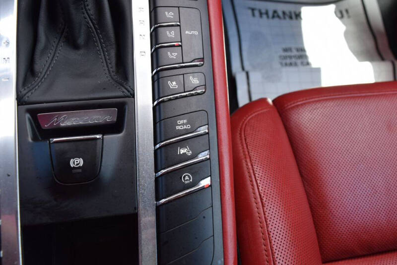 2015 Porsche Macan Turbo