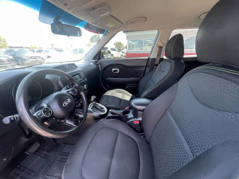 2015 Kia Soul +