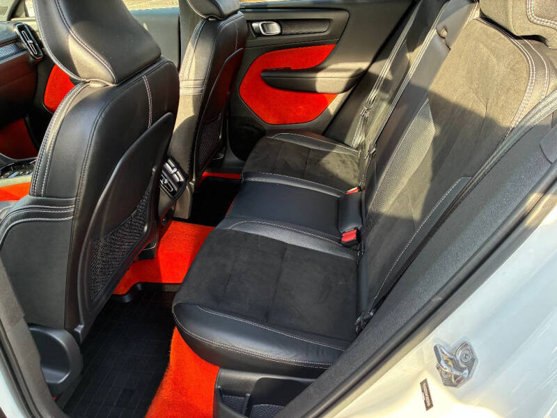 2019 Volvo XC40 T5 R-Design