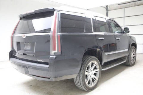 2016 Cadillac Escalade Luxury Collection