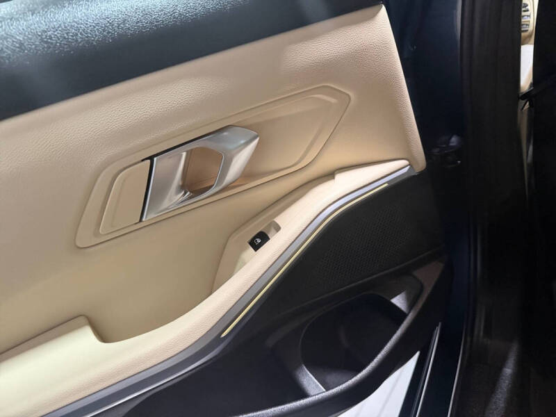 2025 BMW 3 Series 330i