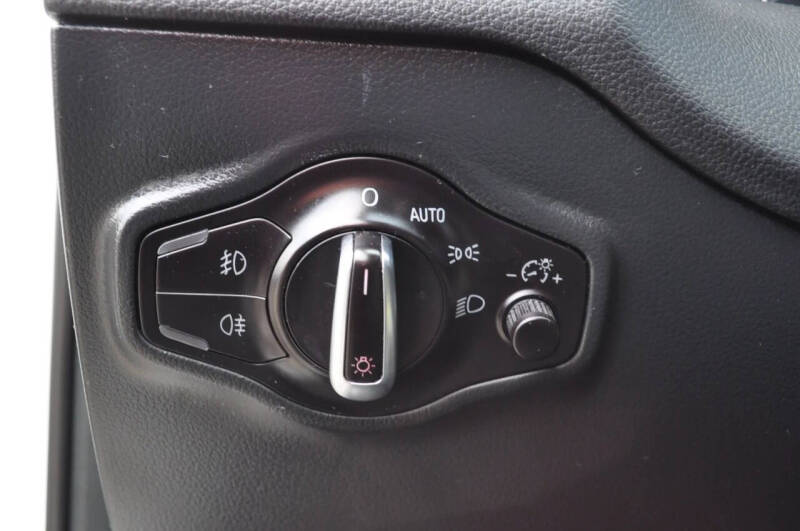 2016 Audi Q5 2.0T quattro Premium Plus