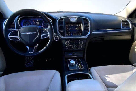 2018 Chrysler 300 Touring