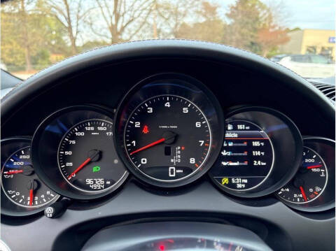 2017 Porsche Cayenne Platinum Edition