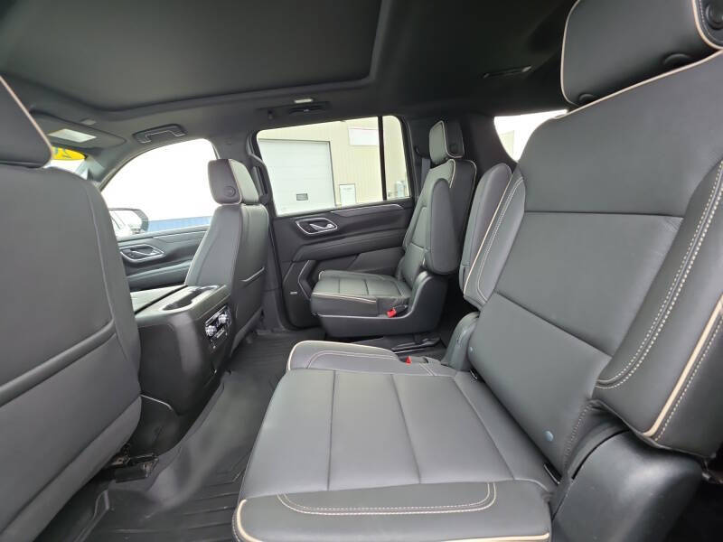 2023 GMC Yukon XL SLT