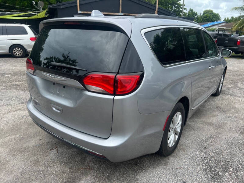 2017 Chrysler Pacifica Touring Plus