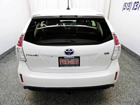 2015 Toyota Prius v Five