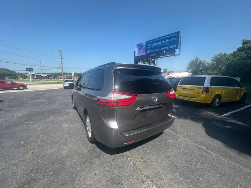 2016 Toyota Sienna
