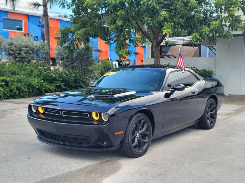 2018 Dodge Challenger SXT Plus