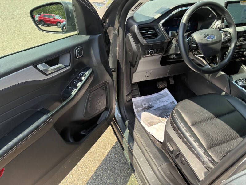 2025 Ford Escape Platinum