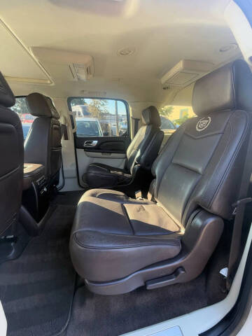 2013 Cadillac Escalade ESV Platinum Edition