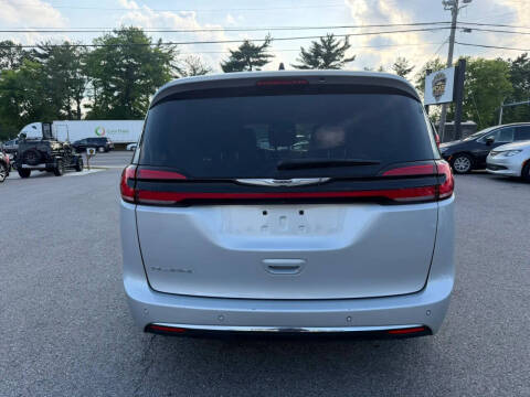 2023 Chrysler Pacifica Touring L
