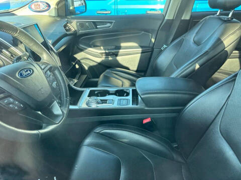 2022 Ford Edge Titanium