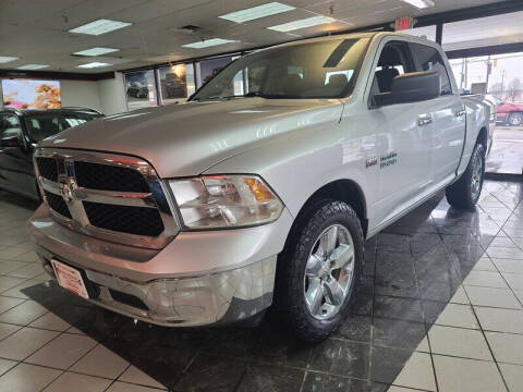 2016 RAM 1500 SLT