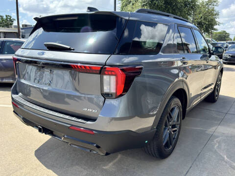 2025 Ford Explorer ST-Line