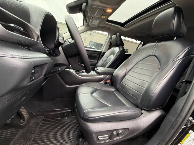 2022 Toyota Highlander Hybrid XLE