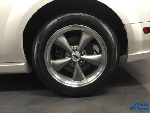 2005 Ford Mustang GT Deluxe