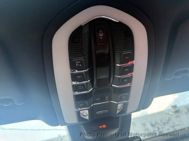 2020 Porsche Macan S